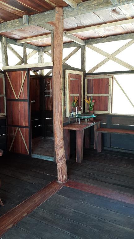 Cabana Flotante Kurupira Leticia Kamer foto