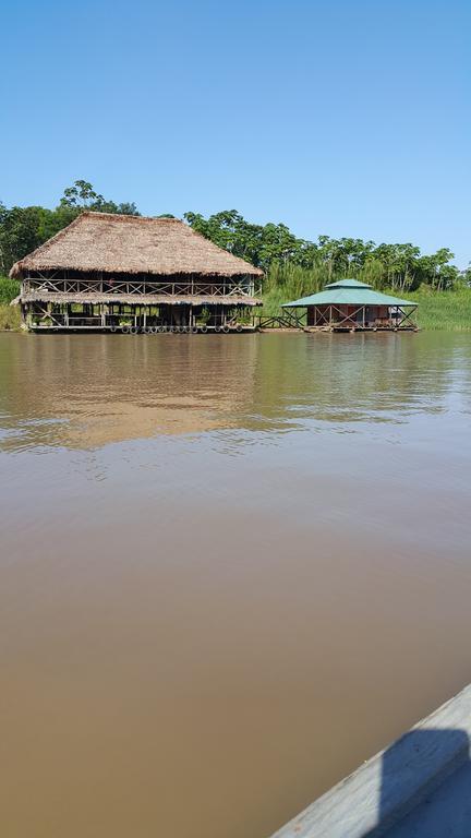 Cabana Flotante Kurupira Leticia Kamer foto
